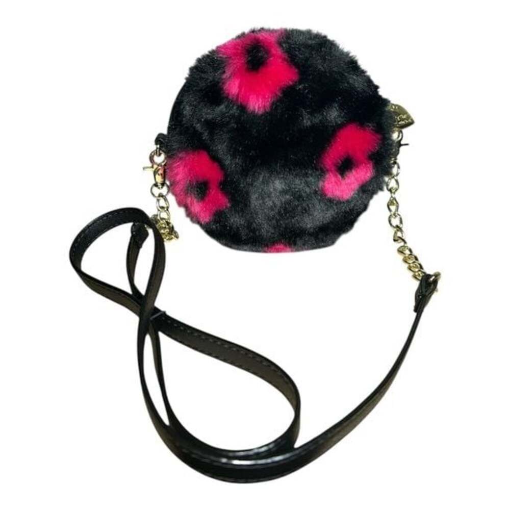 Betsey Johnson black pink faux fur round crossbody bag, heart charm gold chain